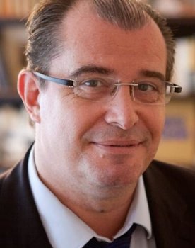 Éric Cobast as Self