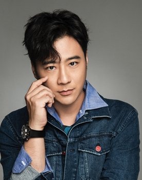 Dongyi men as Shuo Yuan / 袁硕