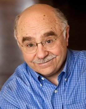 JoBe Cerny as Pharmacist Wayne Ponze