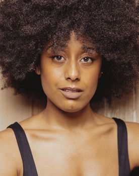 Melanie Bokata as Olive