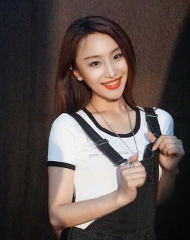 Luo Chen Shu as Lucy