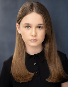Joliana Francisco as Emily Wintour