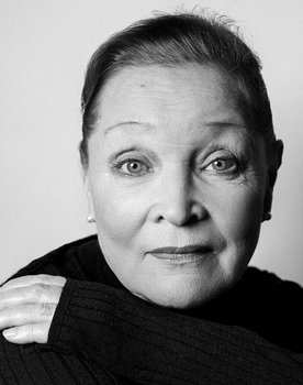 Tatyana Malyagina as Нина Александровна
