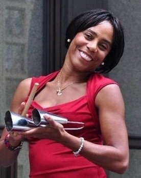 Dill Costa as Lea