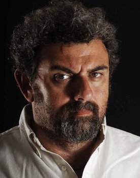 Giacomo Valenti as Riccardo Monatti