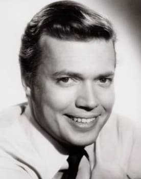 Karlheinz Böhm as Dr. Walter Delius