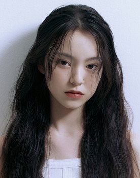 Yuisa as Self - Contestant