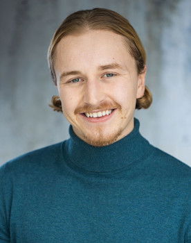 Hugh Hedley Lewis as Pete