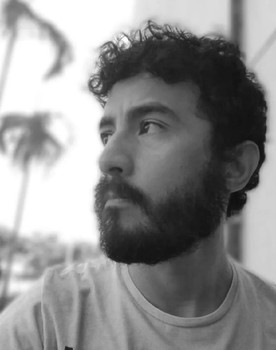 Daniel Mota as Neanderthal