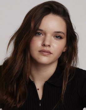 Zoe Arnao