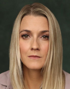 Alice Fearn as Anna