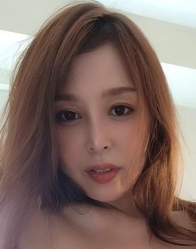 パソコンに入っていた自分の母親のハメ撮り動画で興奮した隣の家の娘と恥ずかしい姿を見られ拒めなくなった母親を並べて親子丼4～巨乳親子SP～