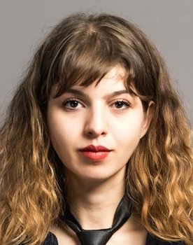 Ece Gökçen as Ezgi