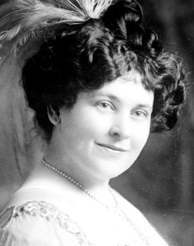 Paula Blackton as Paula Wyngate