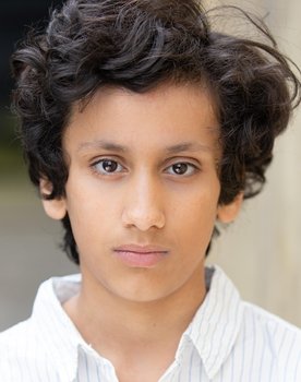 Felix Tandon as Ambulance Boy (voice)
