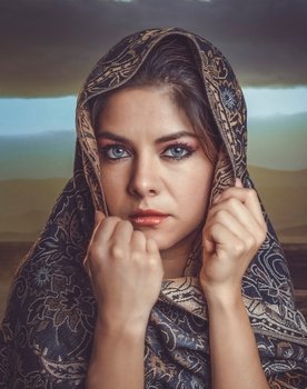 Farah Solís as Girl in Love