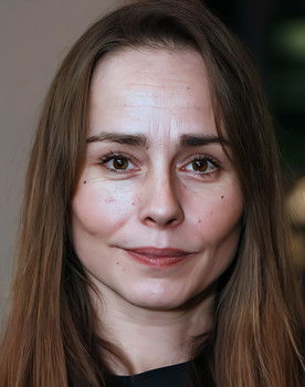 Tara Fitzgerald as Estella Campion