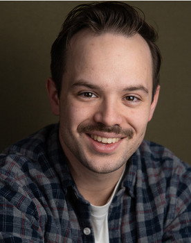 Andrew Freeland as Barry