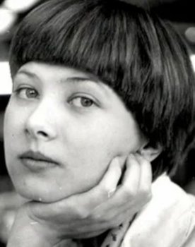 Olga Gudkova as Vera