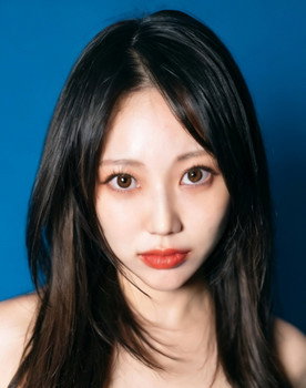 Han Su-ji as Self - Contestant