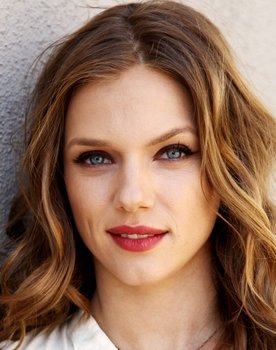 Tracy Spiridakos