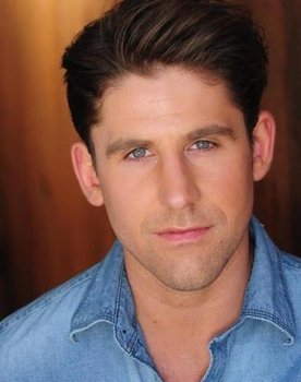 Trevor Roszkos as Boyfriend
