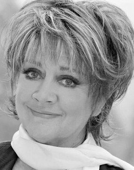 Amanda Barrie