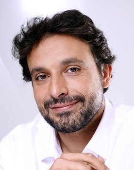 Bruno Salomone as Becker