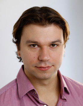 Lukasz Makowiecki as Henry