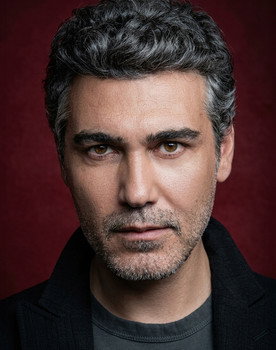 Caner Cindoruk as Mahir