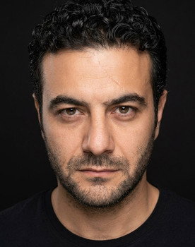 Barış Çakmak as Azad Kirman