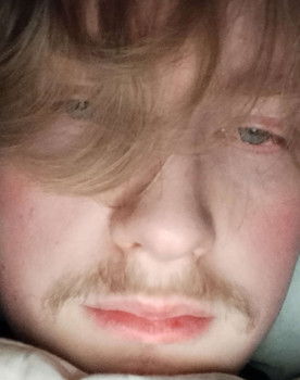 Axel Cederskog as Axel