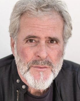 Nunzio Caponio as Bayan