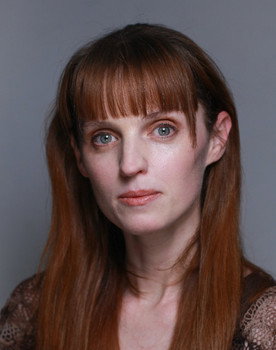 Thanja van Deventer as Sandra