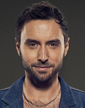 Måns Zelmerlöw as Panelist