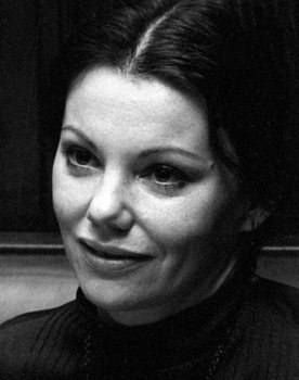 Marsha Mason as Marcia Stillwell