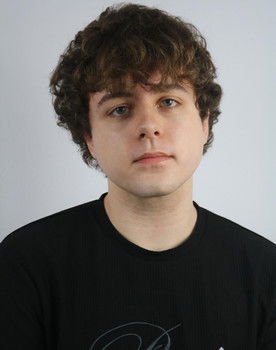 William Jevons as Officer Loomis