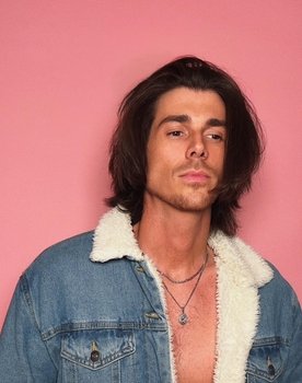 Alex Hinsky as Bobby Wyler