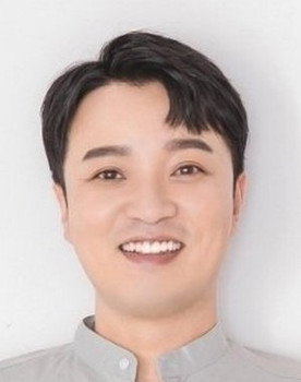 Yook Dong-Il