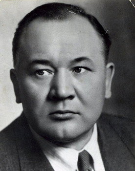 Boris Andreyev as 