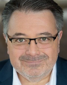 Thomas Graton as Pon-Pon
