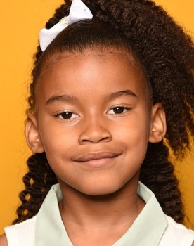 Zariah Boyles as Young Anna
