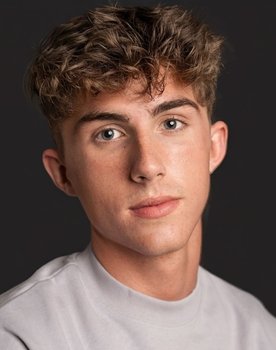 Jackson Conforti as Jasper Romeo