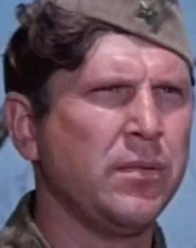 Aleksandr Lukyanov as Petro