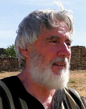 Fabián García as Principal de Magdala #2