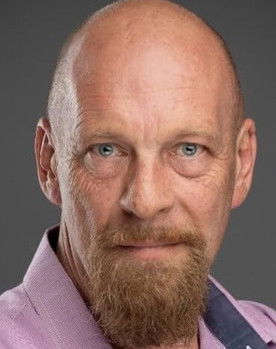 Lawrence Joffe as Sammy Schmukler