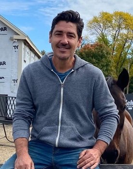 Jonathan Knight as Himself