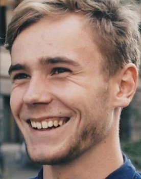 Tarjei Sandvik Moe as Petter