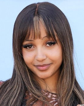 PinkPantheress as Self