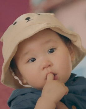 Panitpicha Sivarattanawalai as Donut